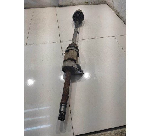 Полуось (привод) (передний, правый)