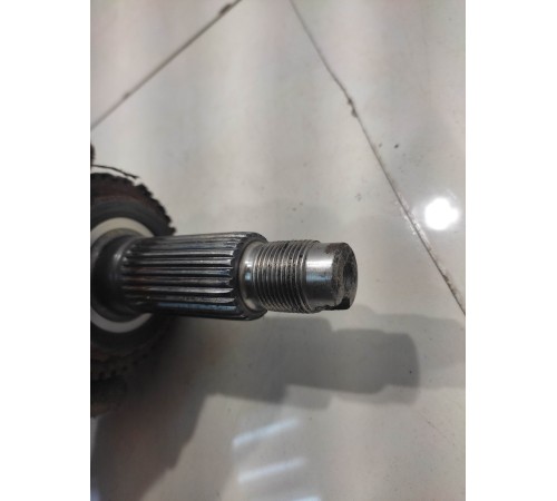 Полуось (привод) (передний, правый)