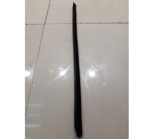 Уплотнитель стекла (задний, левый, внутренний)