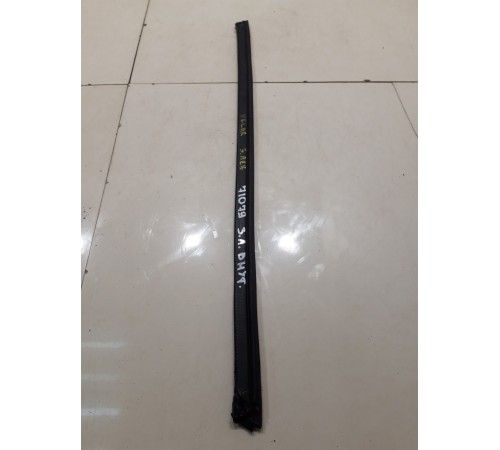 Уплотнитель стекла (задний, левый, внутренний)