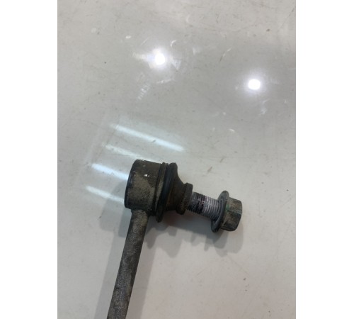 Стойка переднего стабилизатора