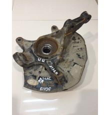 Кулак поворотный передний правый