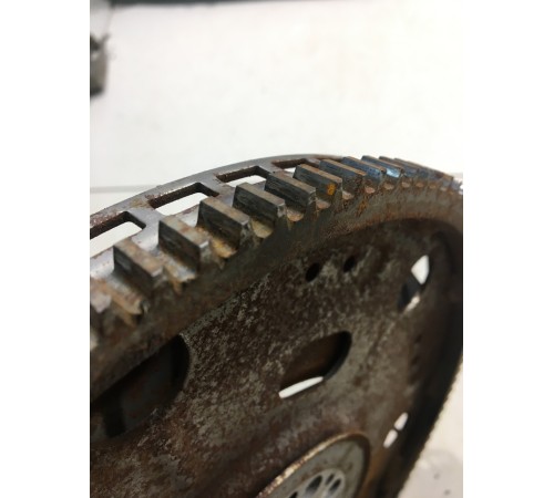 Маховик двигателя