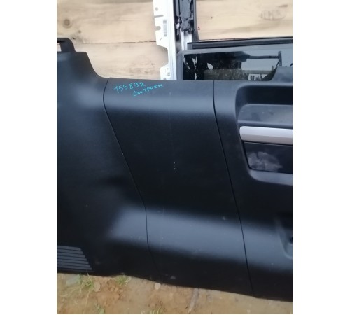 Обшивка багажника левая