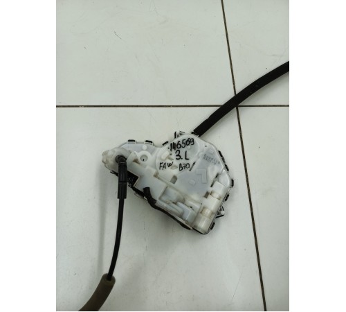 Замок двери задний левый