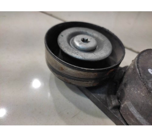 Ролик-натяжитель