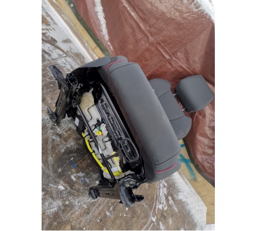 Сиденье переднее правое