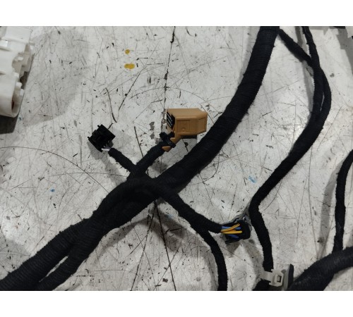 Электропроводка двери передняя левая
