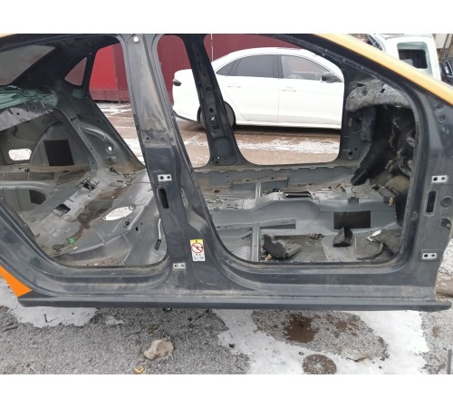 Порог со стойкой правый