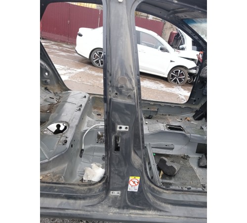 Порог со стойкой правый