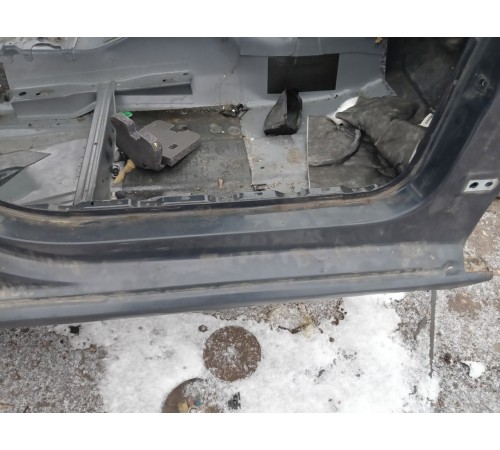 Порог со стойкой правый