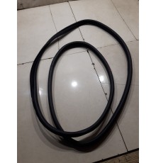 Уплотнитель двери(передний правый)