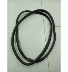 Уплотнитель проема двери передний правый