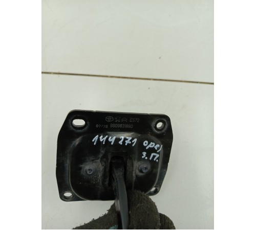 Ограничитель двери задний правый