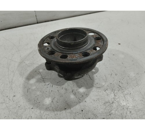 Ступица передняя левая