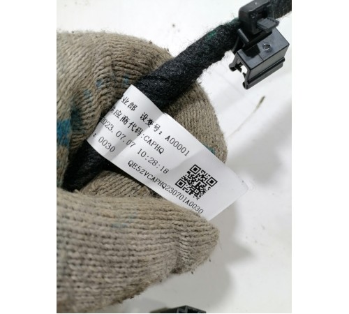 Проводка обшивки задней правой двери