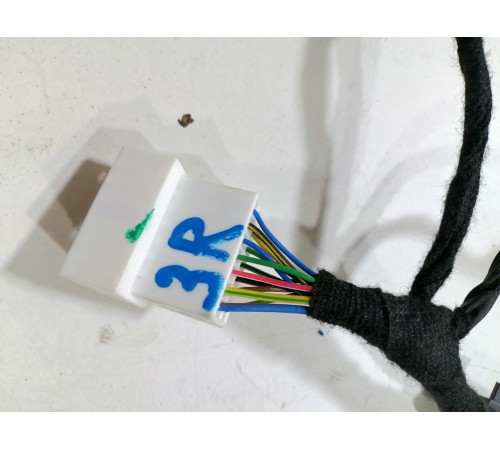 Проводка обшивки задней правой двери