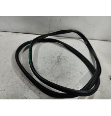 Уплотнитель двери передний