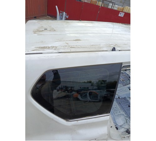 Глухое стекло заднее правое