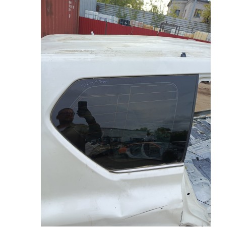 Глухое стекло заднее правое