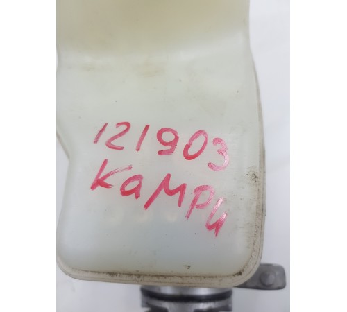 Главный тормозной цилиндр с бачком