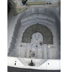 Ниша багажника (запасного колеса)