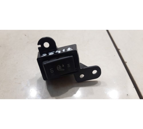 кнопка обогрева сиденья(переднего левого)