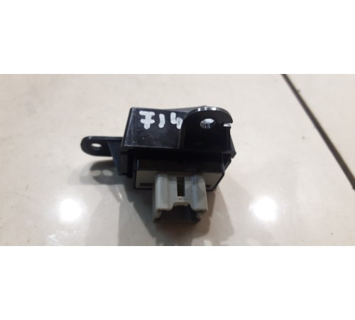 кнопка обогрева сиденья(переднего левого)