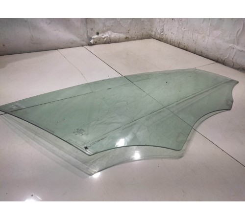 Стекло двери(переднее правое)