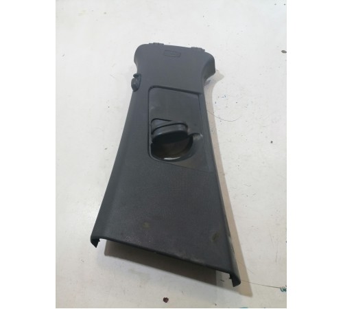 Обшивка центральной стойки левая верхняя