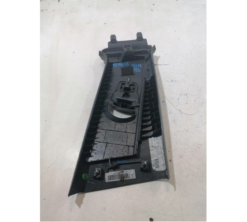 Обшивка центральной стойки левая верхняя