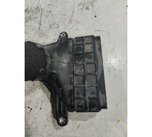 Патрубок воздушного фильтра