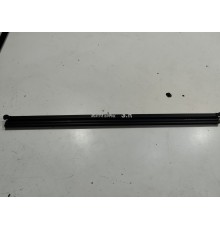Уплотнитель стекла (задний правый внутренний)