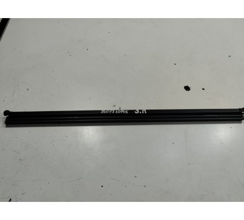 Уплотнитель стекла (задний правый внутренний)