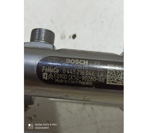 Топливная рампа левая