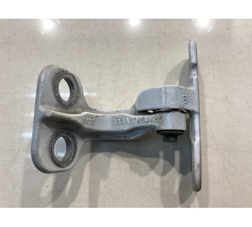 Петля двери (передняя, левая, верхняя)