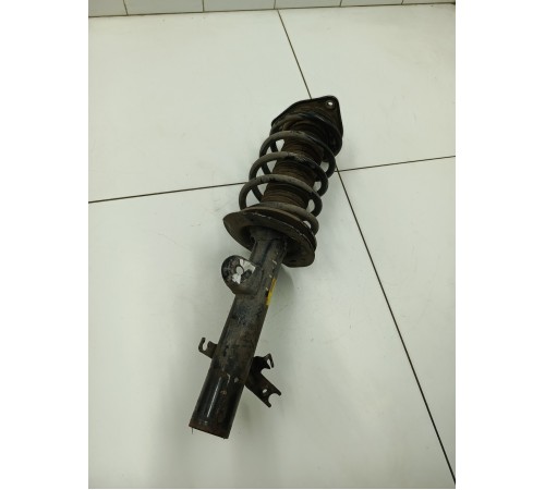 Амортизатор подвески передний левый в сборе