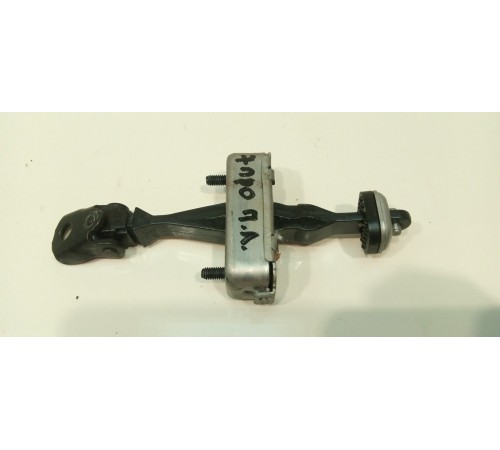 Ограничитель передней левой двери