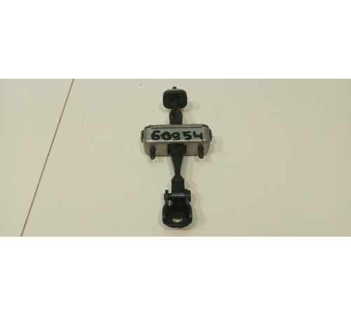 Ограничитель передней левой двери