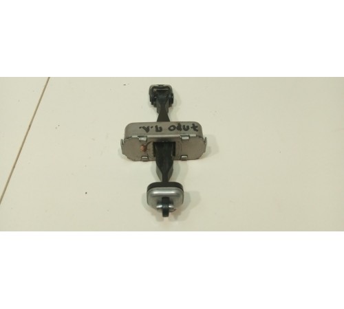 Ограничитель передней левой двери