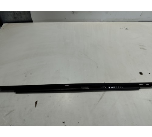 Уплотнитель стекла (задний правый наружный)