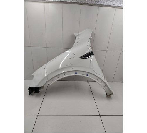 Крыло переднее левое