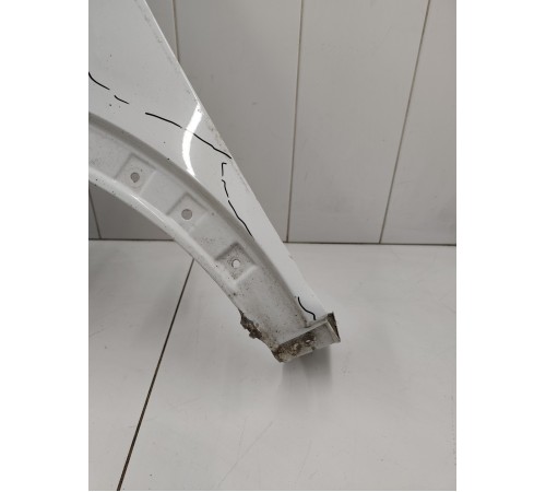 Крыло переднее левое