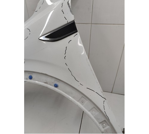 Крыло переднее левое