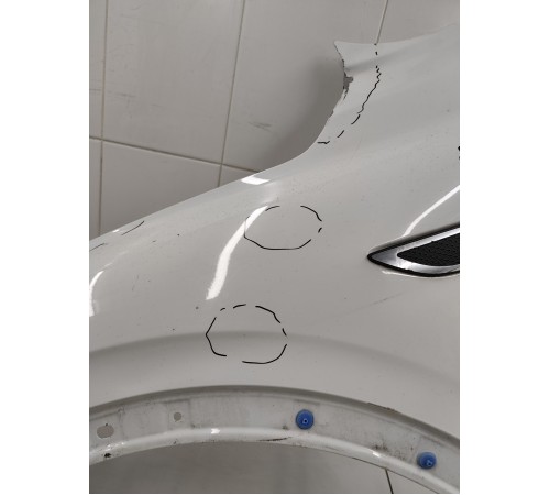 Крыло переднее левое