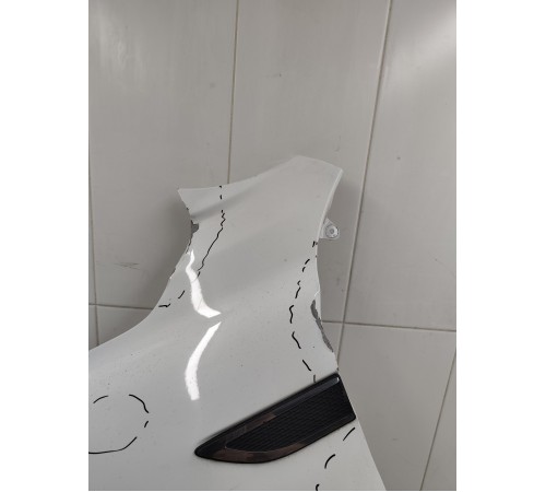 Крыло переднее левое