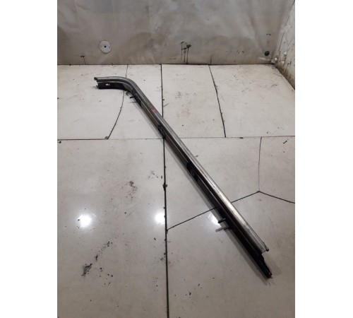 Направляющая (салазки) сдвижной двери правая