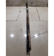 Направляющая (салазки) сдвижной двери правая