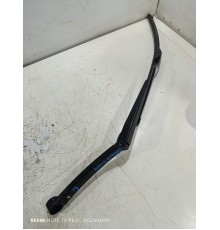 Поводок стеклоочистителя левый
