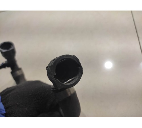 Патрубок системы охлаждения